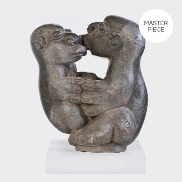Abstraktes, küssendes Paar Masterpiece Skulptur von Bernard Matemera