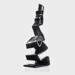 Abstrakte "Looking into the future" Skulptur aus schwarzem Springstone vom Bildhauer Collern Kotokwa